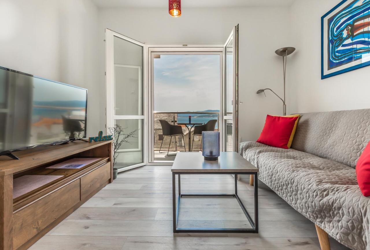 Summer Apartment Bol