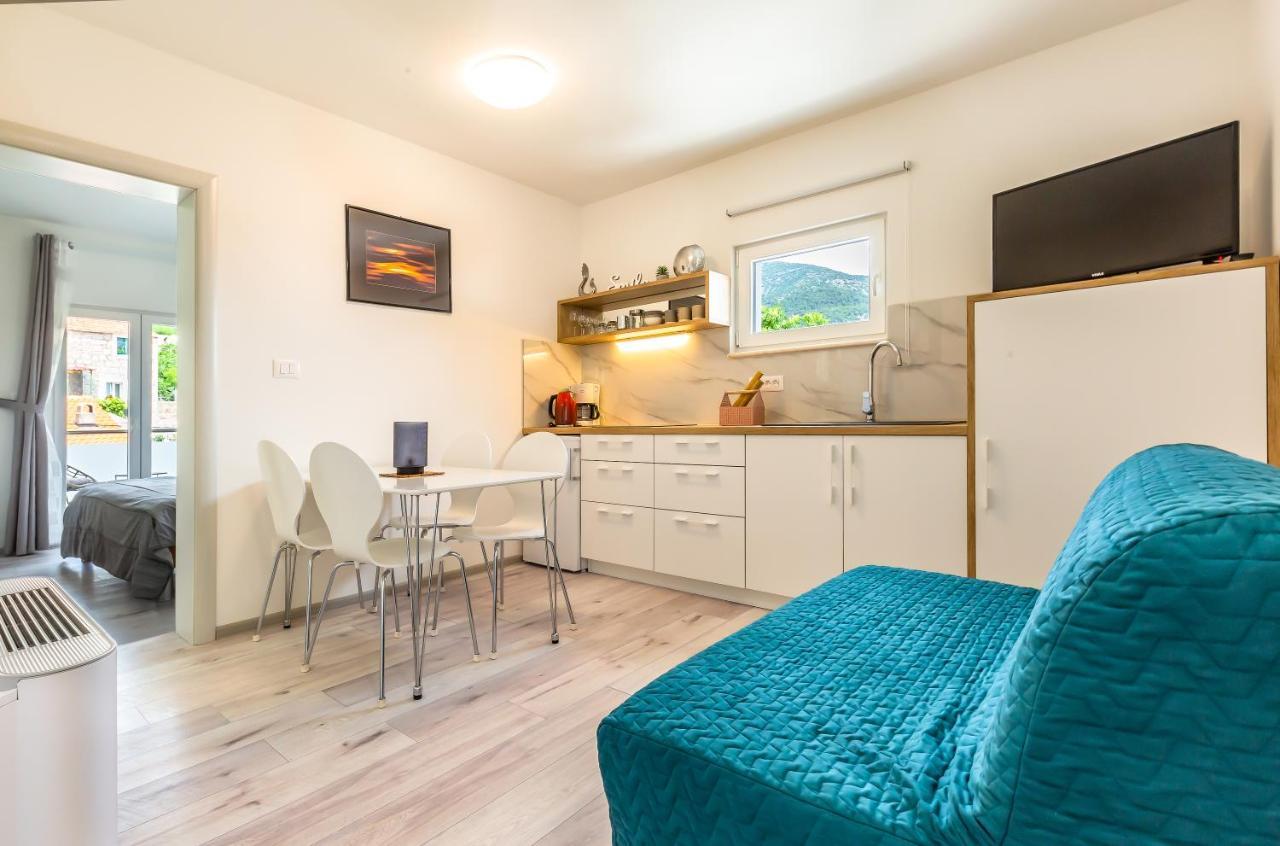 Summer Apartment *